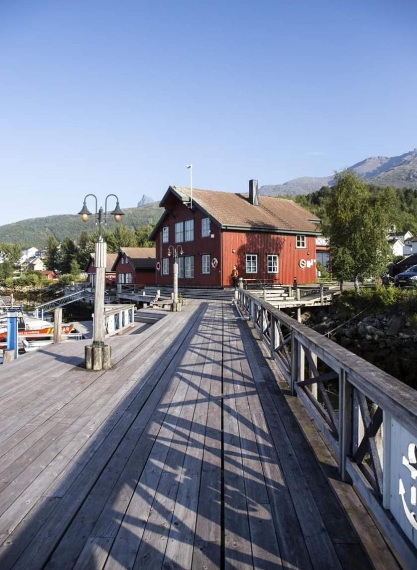 Koselig Leilighet I Narvik Sentrum 5 Soveplasser Gratis Parkering Og Gratis Internett Exterior photo